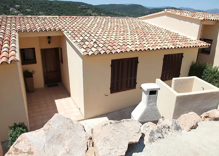 Fiori Di Santa Giulia Aldeamento Turístico 3*